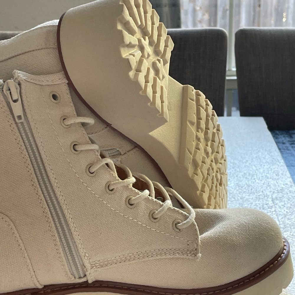 Madden girl carra fashion boot. Size 11, combat style. NWT - Picture 2 of 4